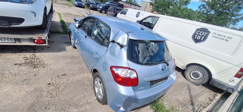 Toyota auris hybrid на Части