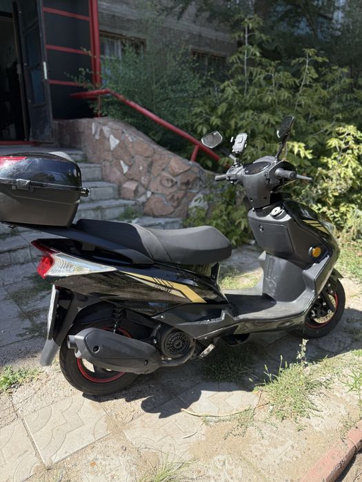 Продам Скутер Jilang M12