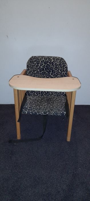 Scaun de masa multifunctional