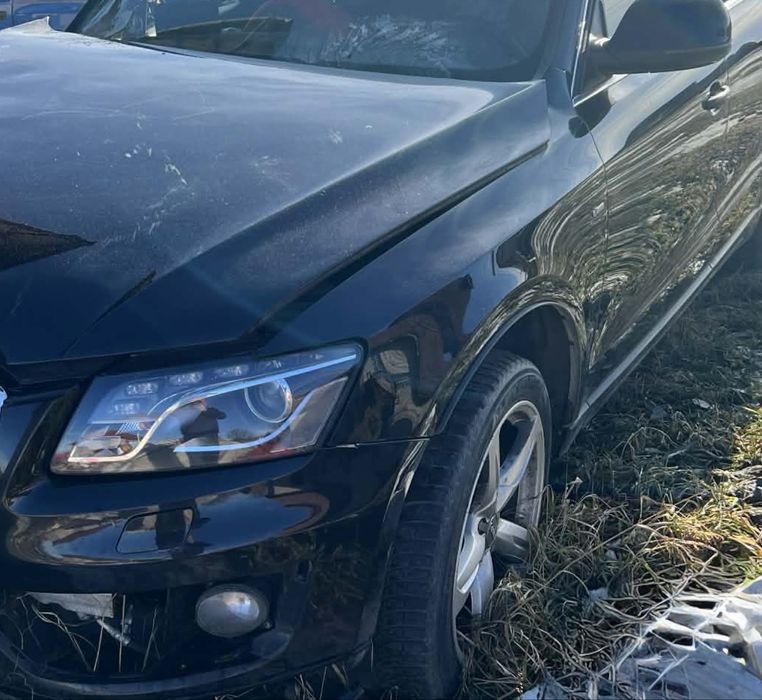 Piese Audi Q5 far xenon carlig motor 3.0 CCW stopuri led scaune SLine