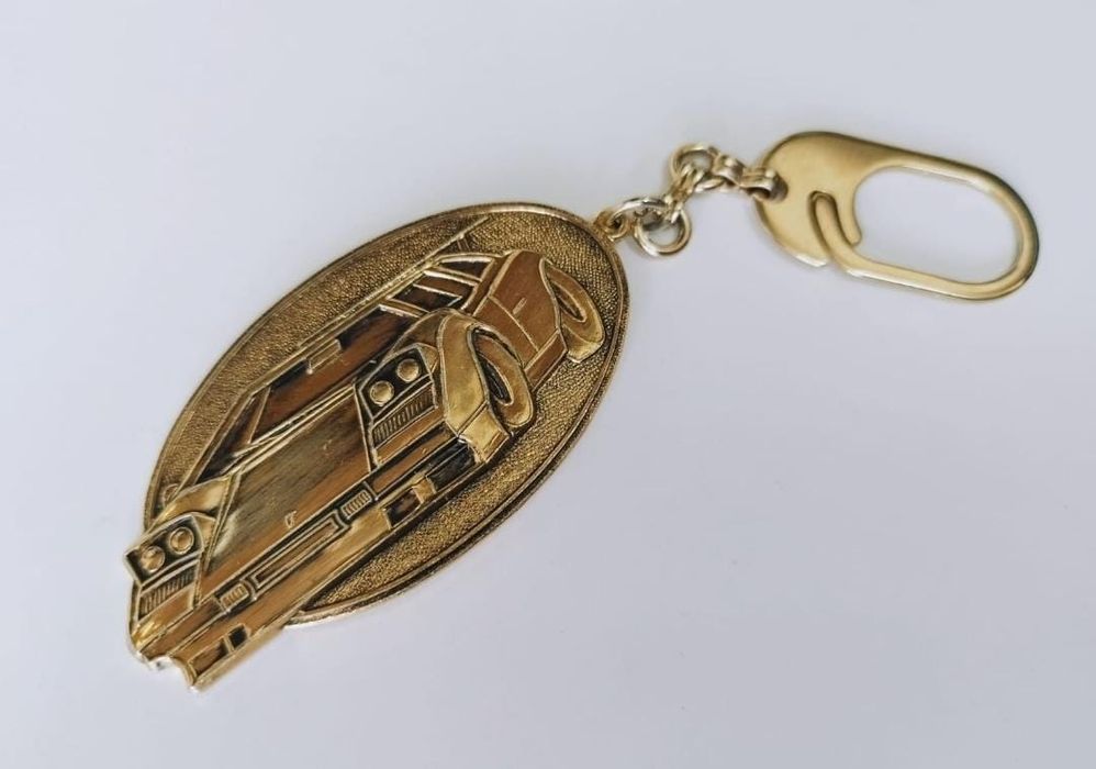 Brelocul Alpine 7909L in editie limitata, copii