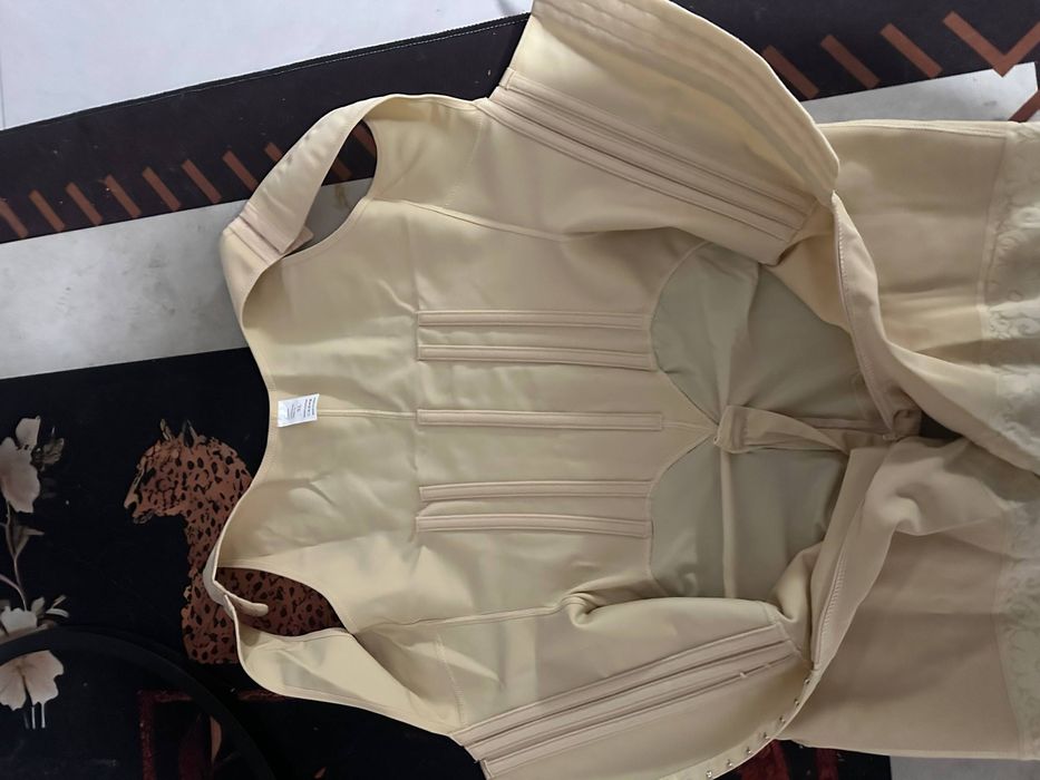 Original body karset