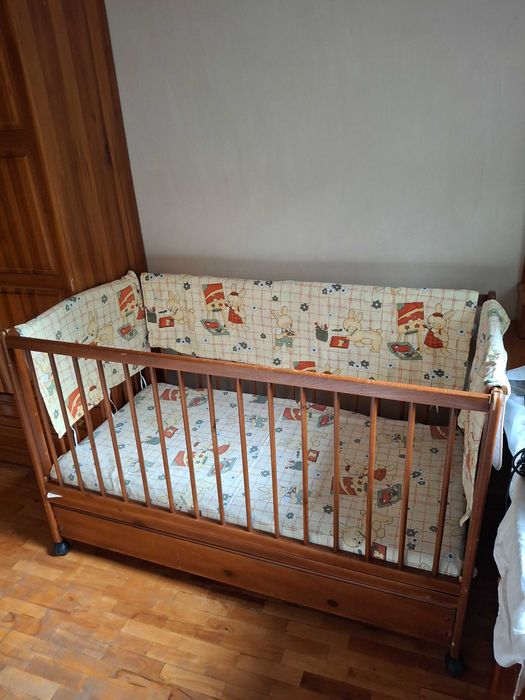 Детска кошара от естественно дърво
