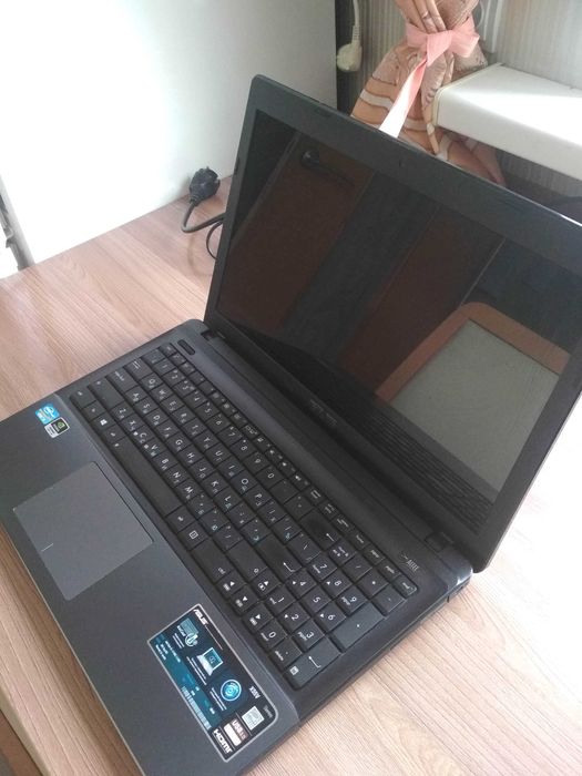 Ноутбук ASUS (model X55V)