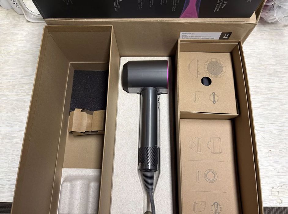 Dyson Hairdryer - сешоар