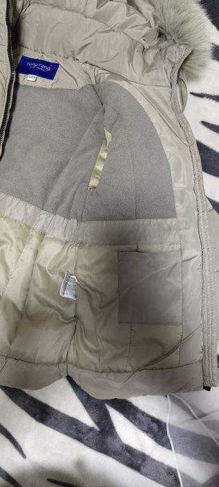 Курточка на девочку 4- 5 лет.