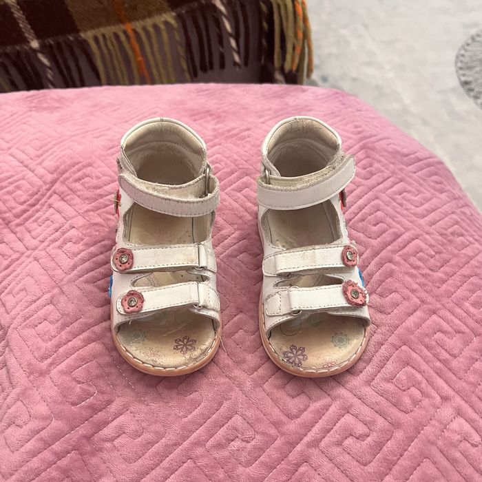 Продам Кожаные ортопедические сандали для девочек