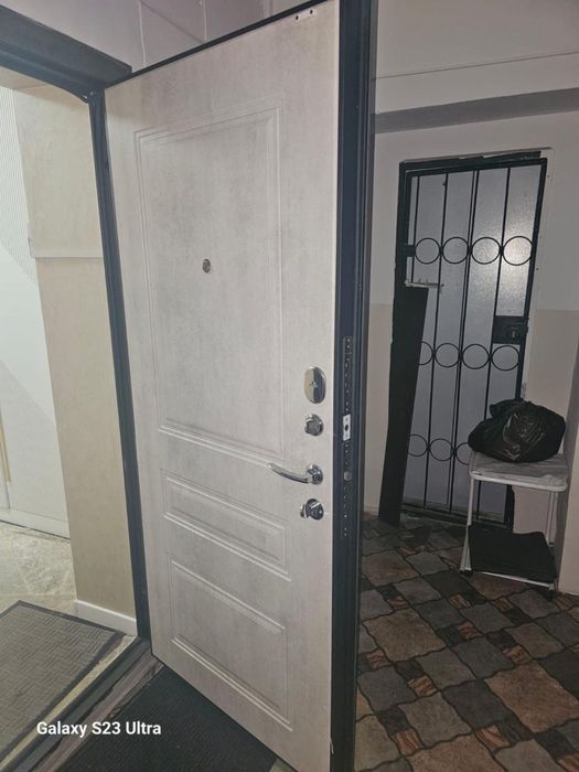 Входная металлическая дверь