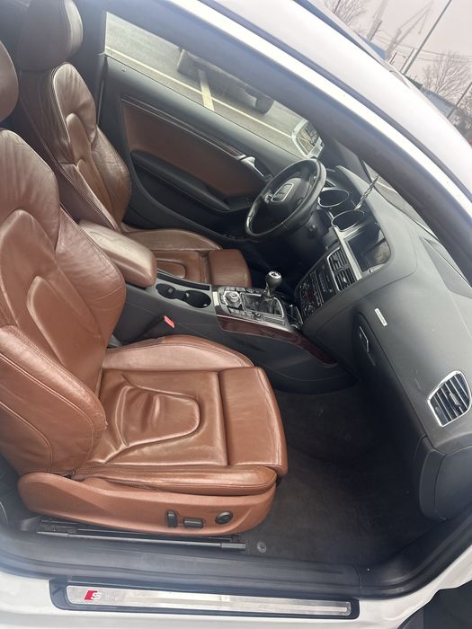 Vand /schimb audi a5 packet rs alb perlat