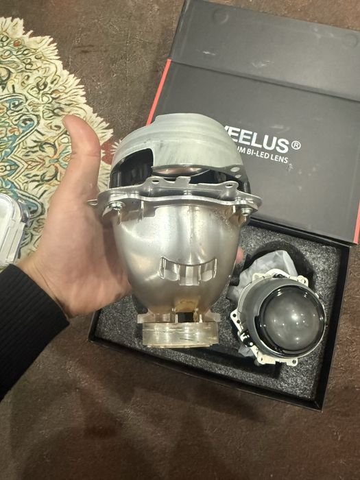 Линза на камри 40