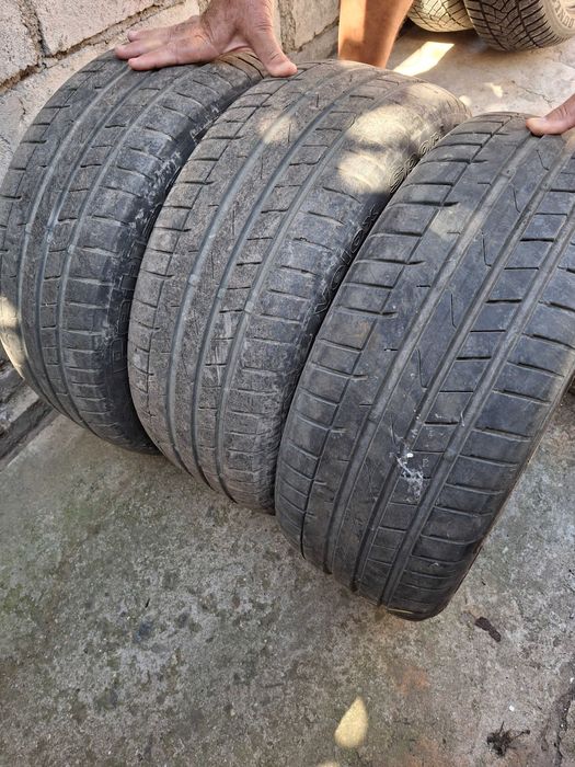 Гуми 3 бр. 215 50 17 летни