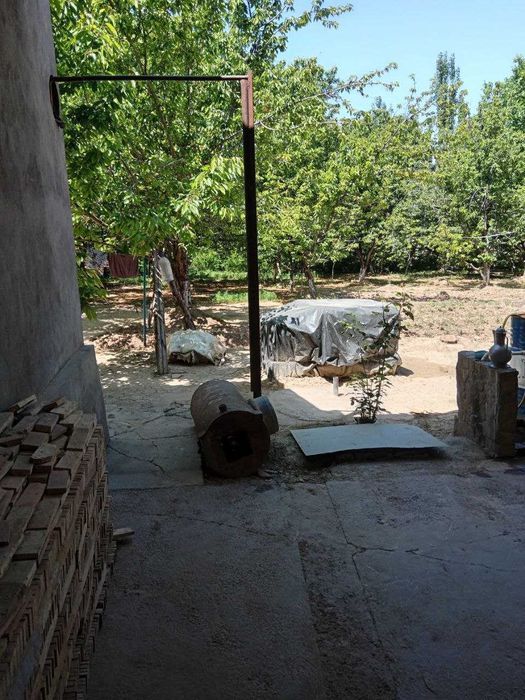 Yer sotiladi parkentda kadastr bor