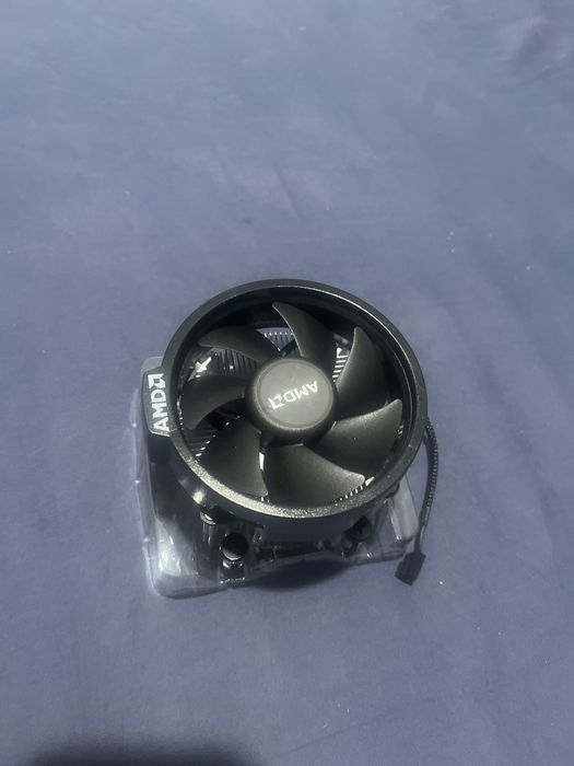 Cooler AMD nou nouț in cutie!