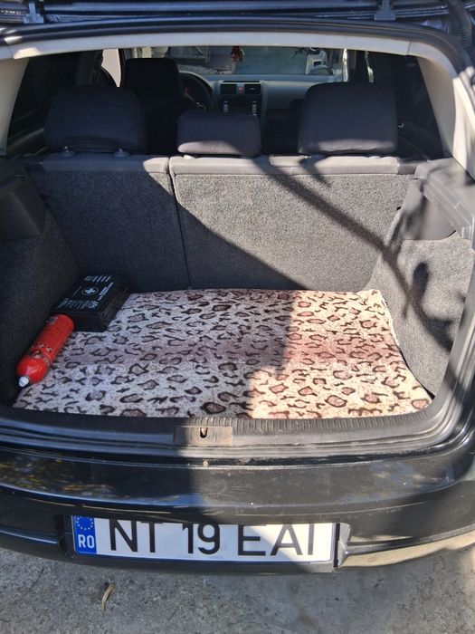 Vând Volkswagen Golf 5