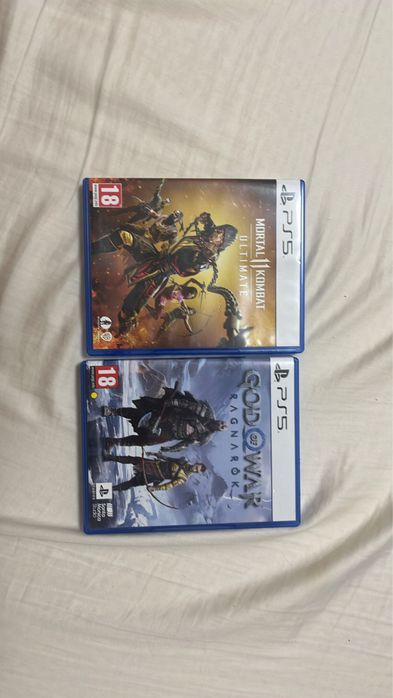 God of war si mortal kombat 11 ultimate ps5