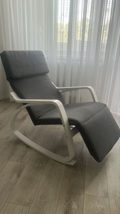 Кресло качалка с подножкой