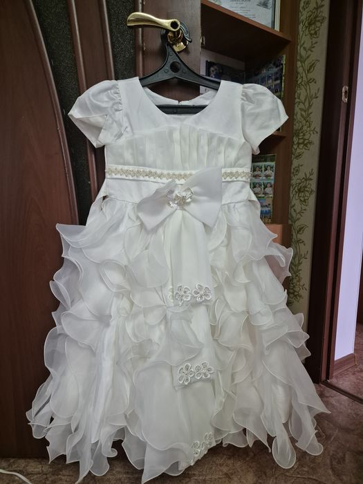 Продам платье для девочки