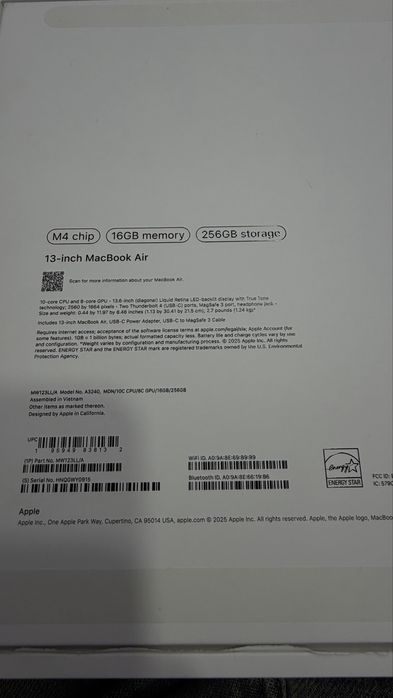 Apple MacBook Air M4 13 inch 16 GB\256GB идеал