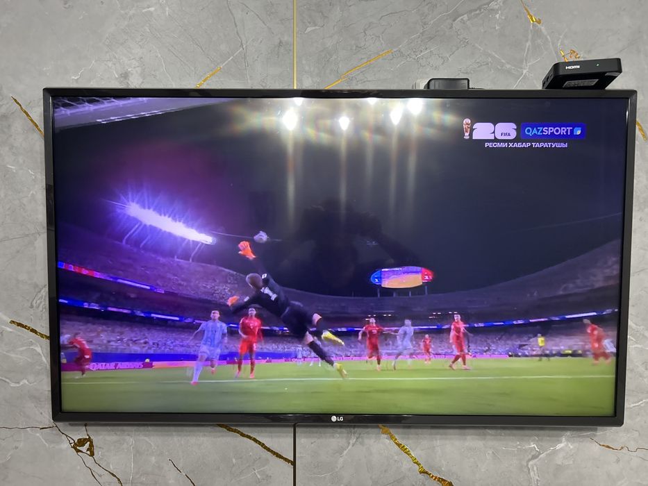 LG 4K телевизор WiFi вместе с кранштейном
