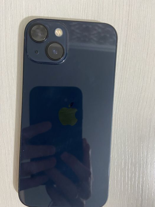 Продам Айфон 13