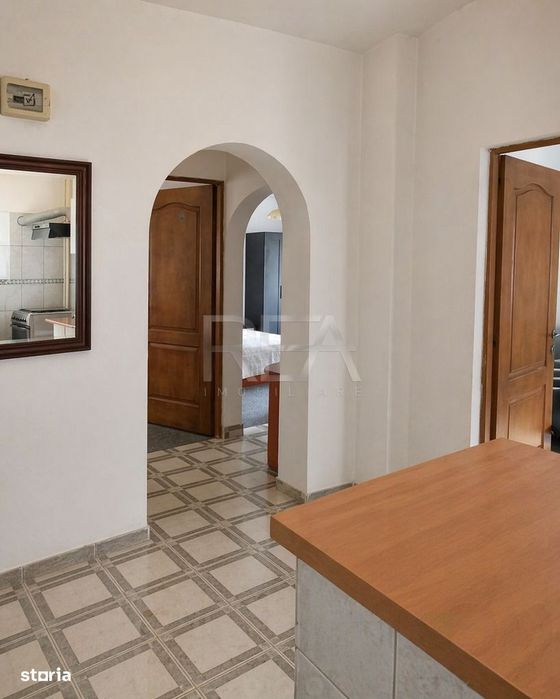 3 camere Unirii decomandat, inst. schimb., et. 2, an 1991, 76 mp