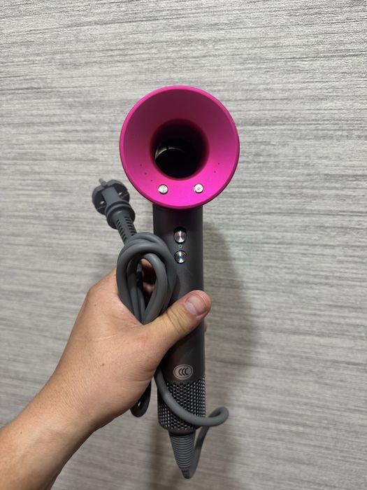 Продаю фен Dyson Supersonic