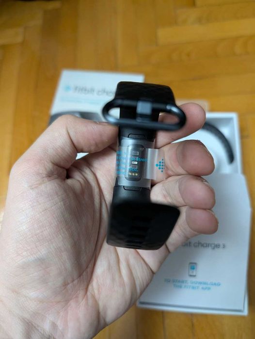 Bratara fitness Fitbit Charge 3, Graphite, Black, NOUA NEPURTATA