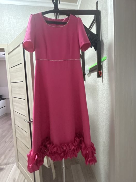 Әдемі көйлек сатылады тегін жеткізумен