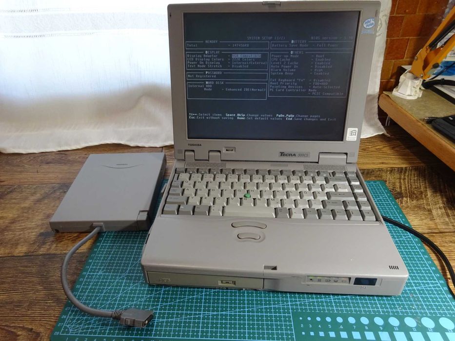 Laptop vintage Toshiba Tecra 500cs /pentium 1
