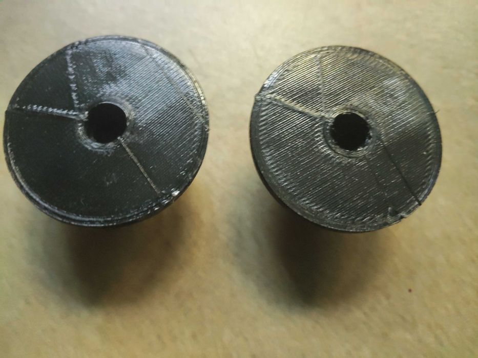Pereche holder banda (puck) Akai 4000 DS (Reel lock clamp)