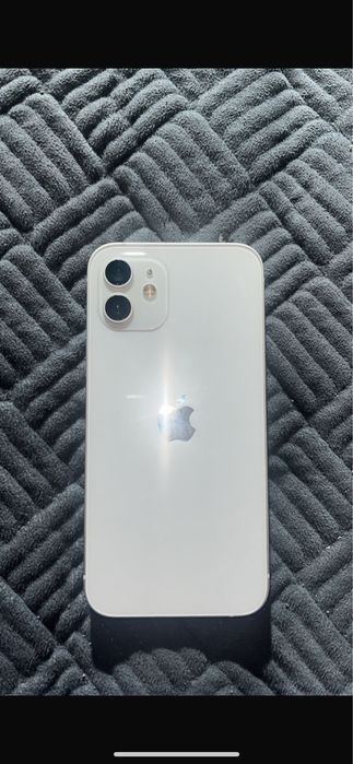 Продам айфон 12 в хорошем состояние