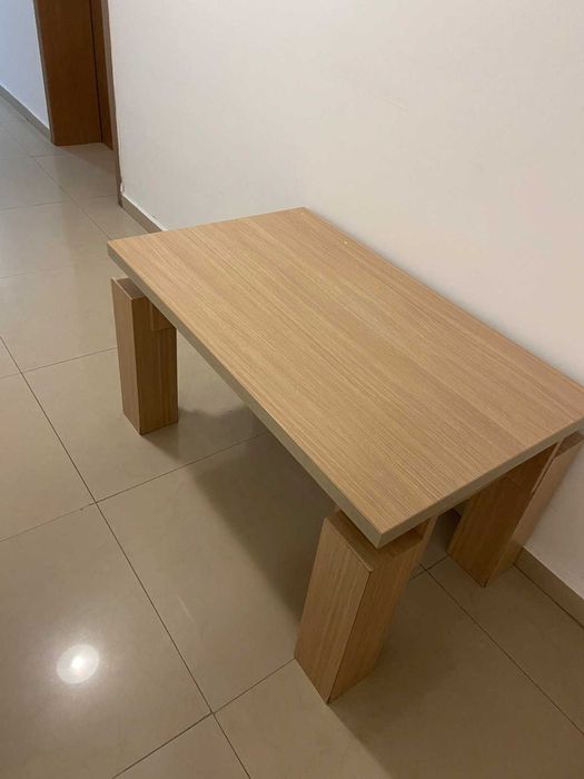 Стилни холни и трапезни маси от хотел – Отлично състояние!