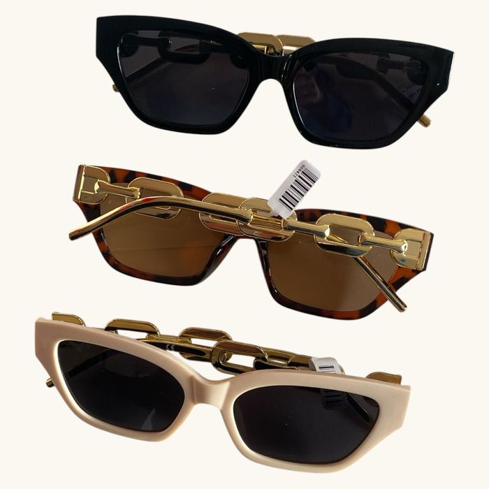 Слънчеви очила на едро! 2 € за брой!Кутия 10 бр-15 €!