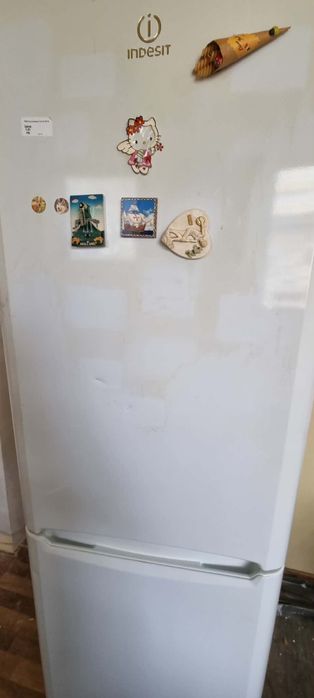Хладилник с фризер индезит