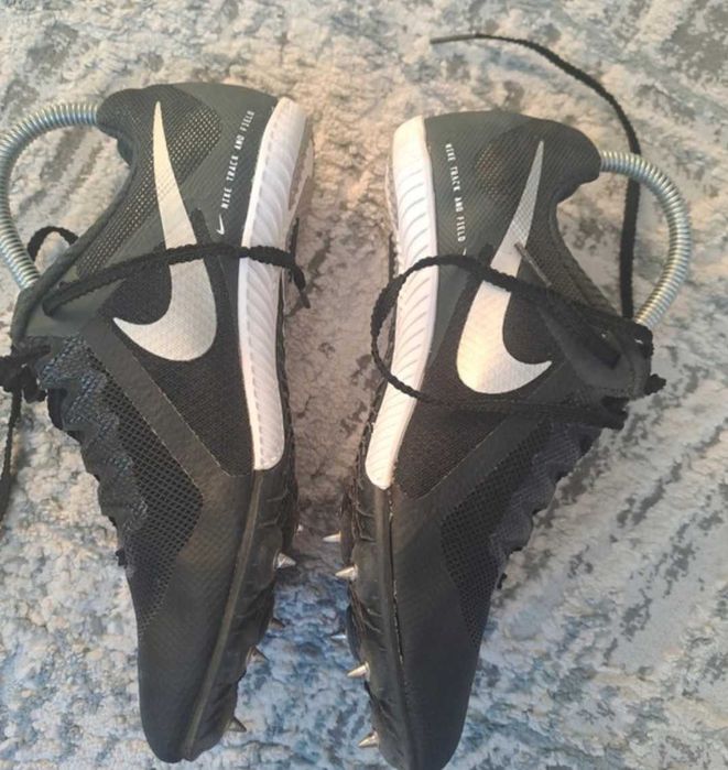 Adidasi Nike atletism