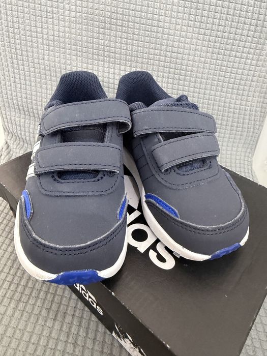 Детские кроссовки