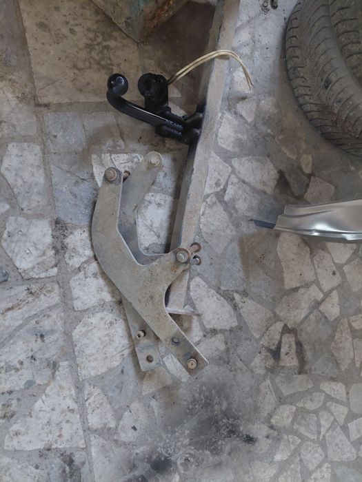 Фаркоп на ларгус