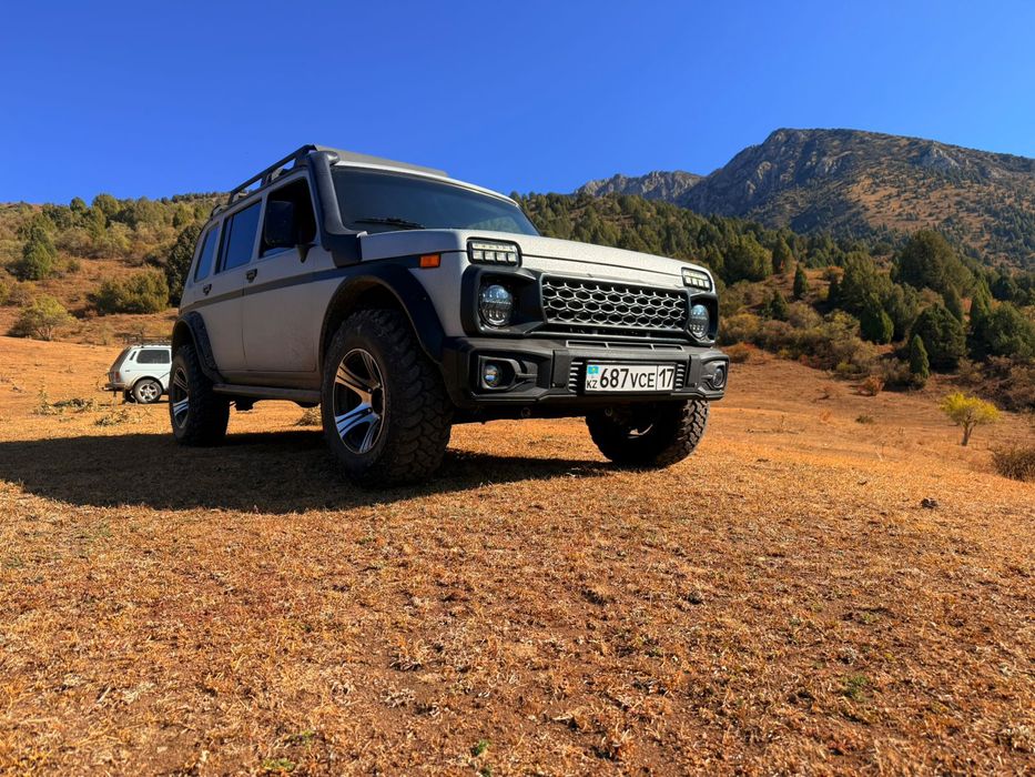 Нива  ВАЗ 2131 5 дверная