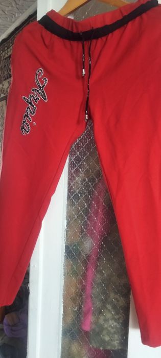 Продам спортивный костюм