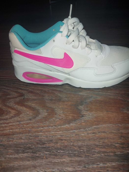 Vand adidasi NIKE Femei