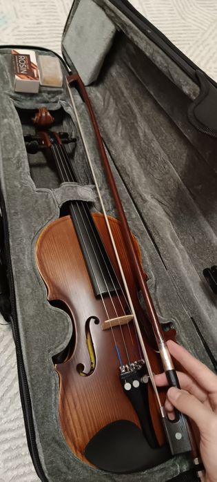 Скрипка 1/4 , чехол,
