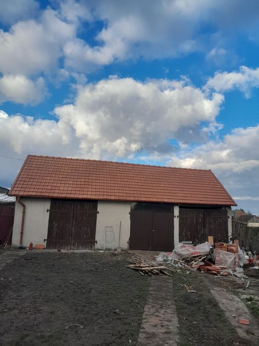 Executam acoperișuri și reparații de urgenta