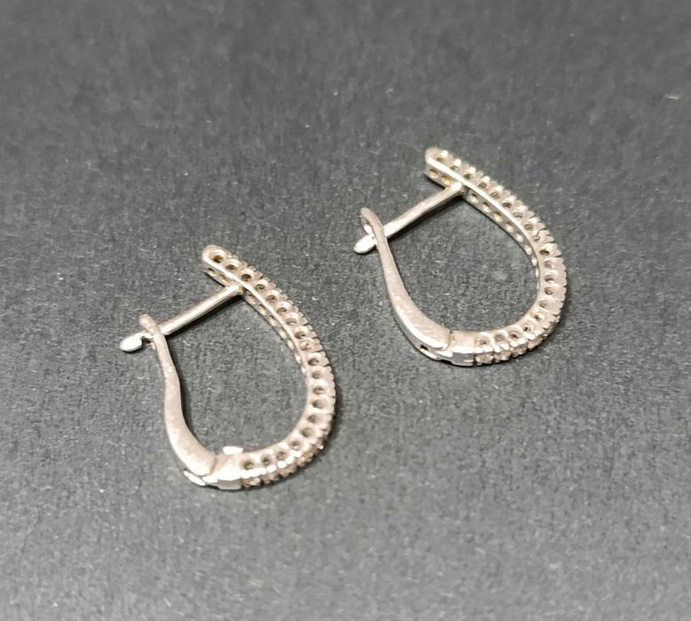 Продам серьги с бриллиантами