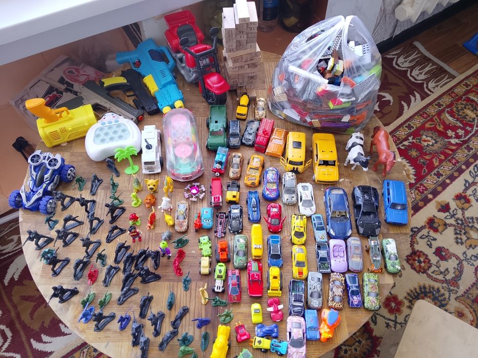 Продам игрушки все одна цена