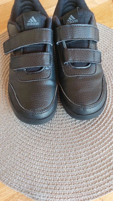 Adidași Adidas din piele mar 32