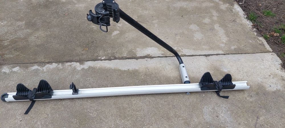 Suport bicigleta pe bara transversala