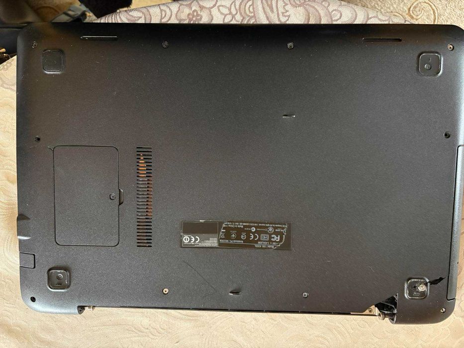 Лаптоп ASUS K555L - червен