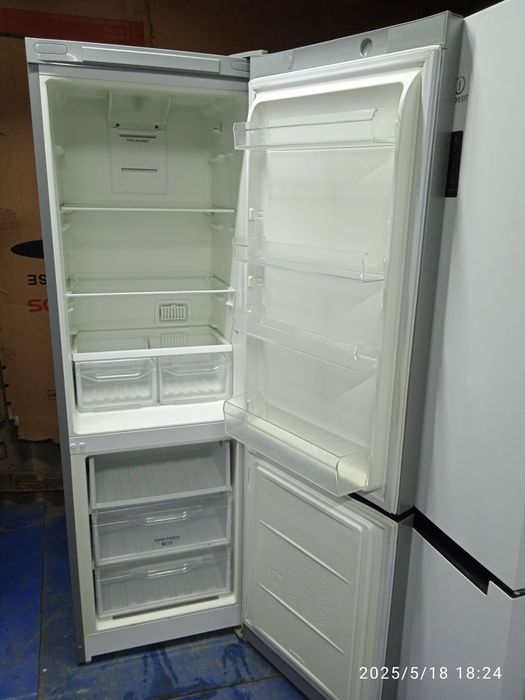 С доставкой холодильники