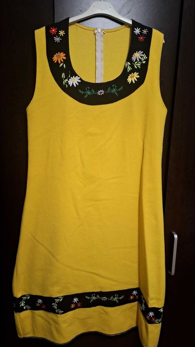 Дамска фолклорна носия-новодел