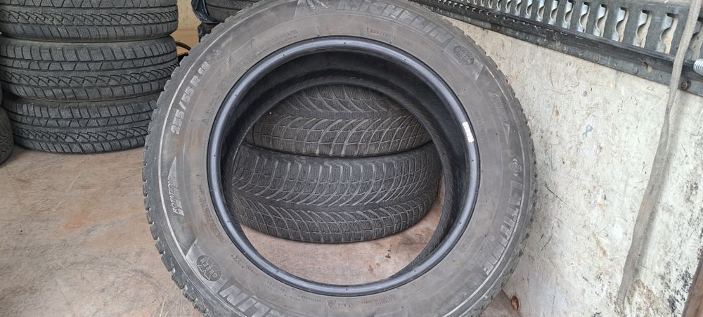 Гуми автомобилни